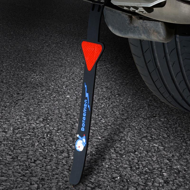 The car uses a reflective electrostatic belt to ground the electrostatic canceller large triangular electrostatic ground strip