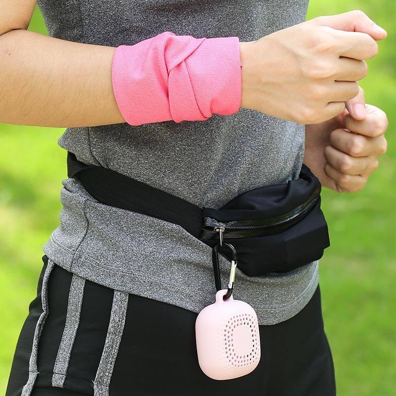 Sports wipe sweat wrist towel flick to ice wrist sweat towel quick-drying towel sports ice silk cooling pocket men and women running