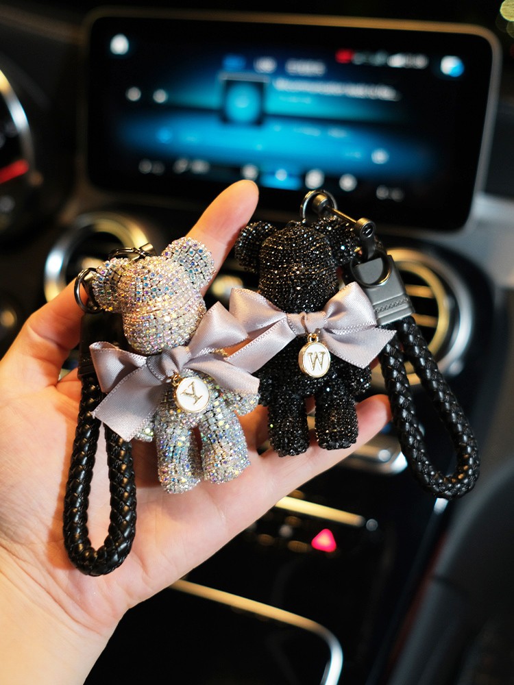 Suitable for Mercedes BMW Audi car key chain pendant violent bear high-end diamond-encrusted chain ring ring lanyard pendant female