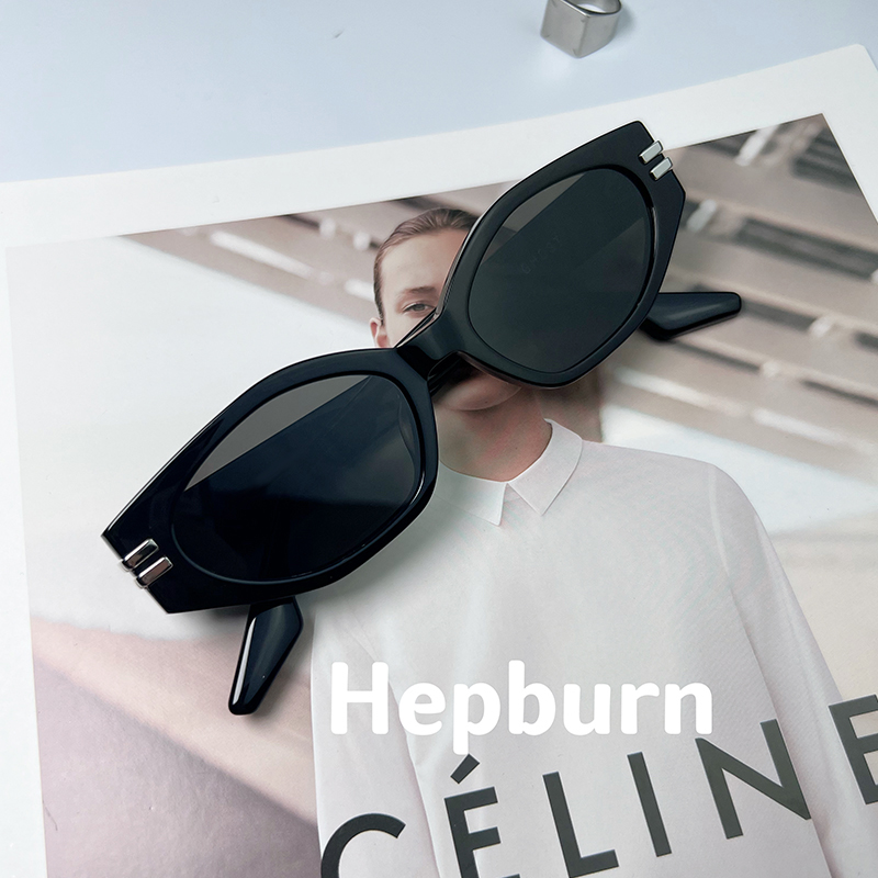 Lin Miaomiao with the same niche high-quality anti-UV sunglasses female European and American trend street shooting sunglasses can be matched with myopia