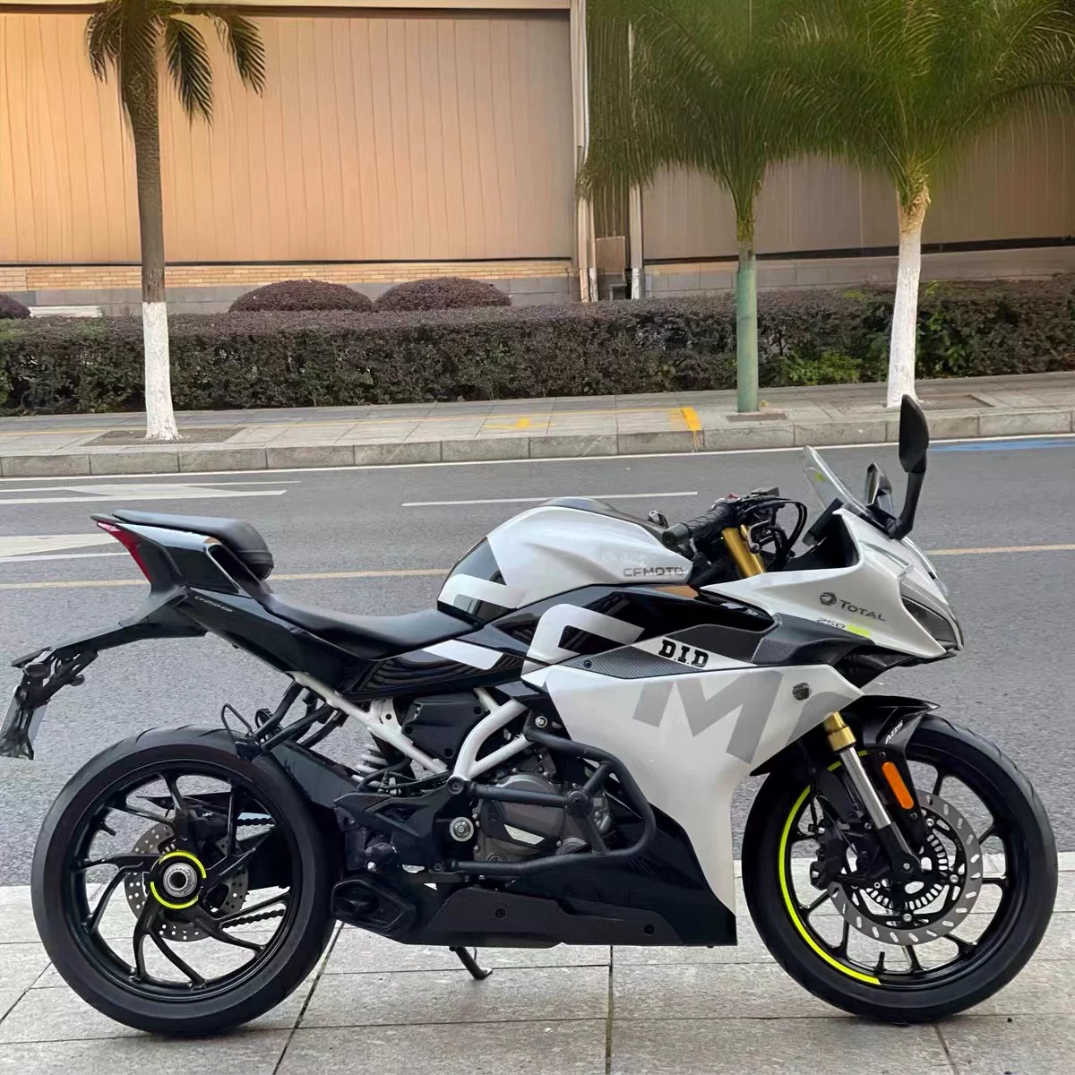 Спортивный автомобиль Chunfeng SR250CC NK250 Edward Spray Water Cold Street car ST NK150 тяжелый локомотив сложный мотоцикл