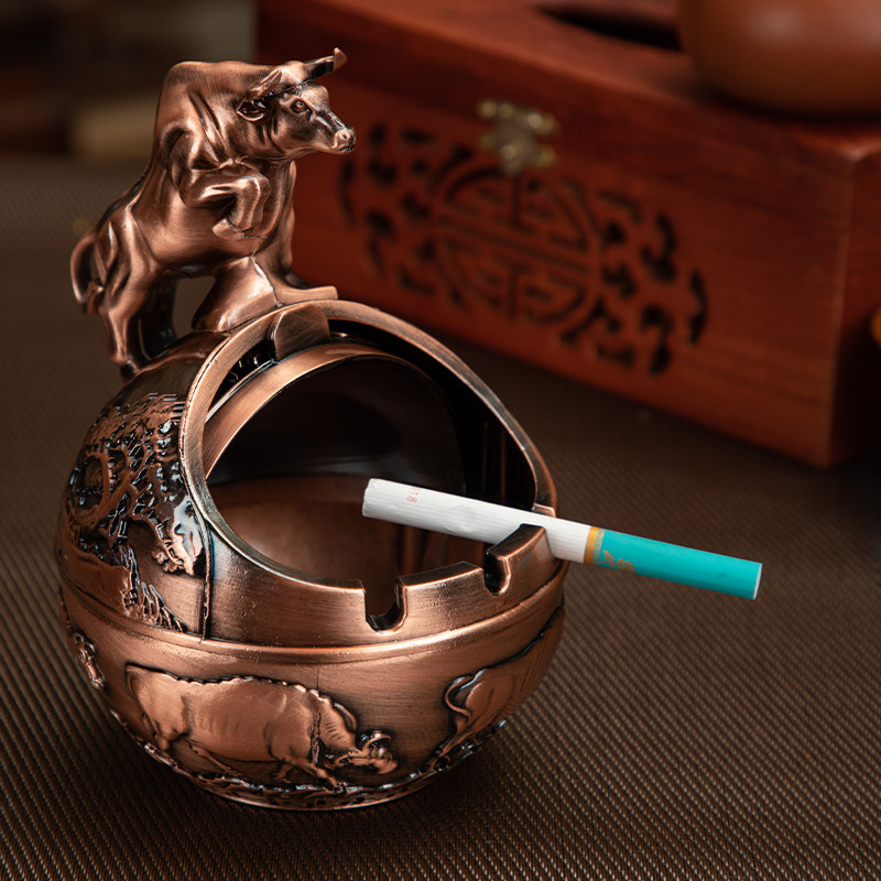 Ashtray creative personality trend 2022 home living room light luxury anti-fly ash office coffee table decoration ornaments