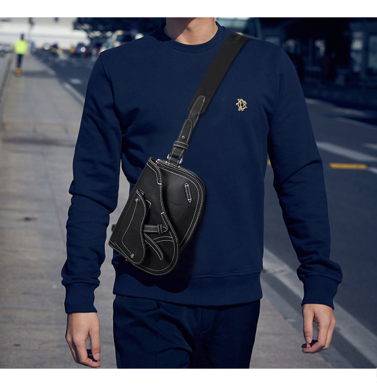 Europe Station 2023 new casual chest net red supercool headlined leather pocket leather saddle bag