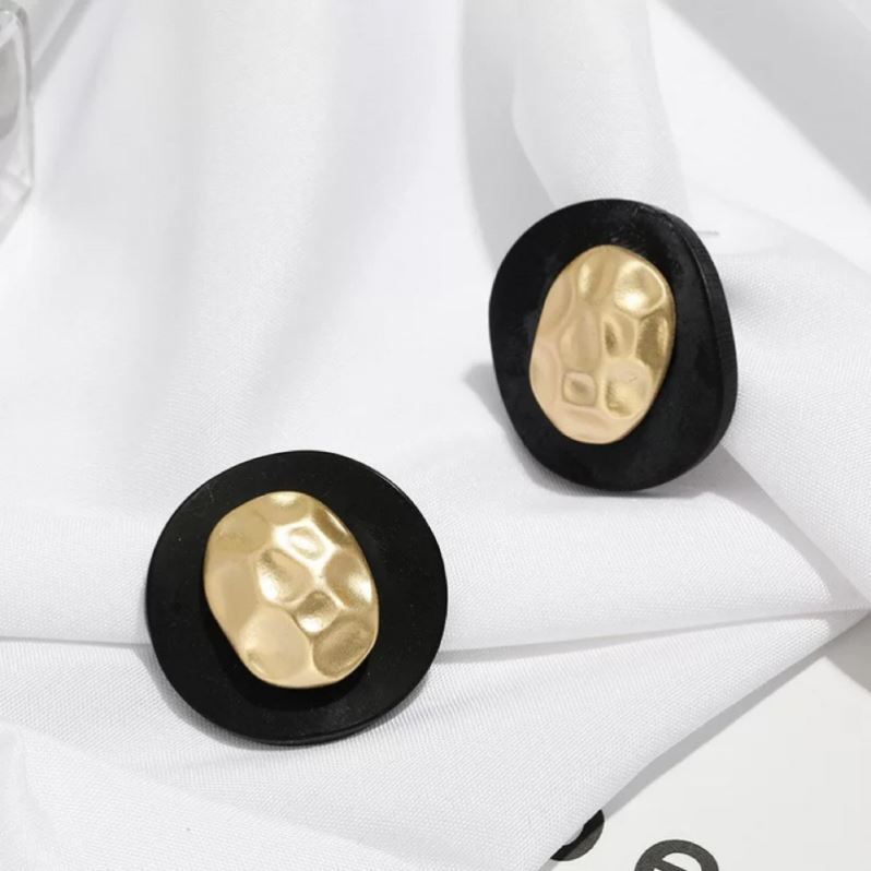 The Great Seal of the Seal E Home Light Extravagant 2021 New Matching Ear Accessories Summer New Fashion Temperament 100 Hitch Personality Trend