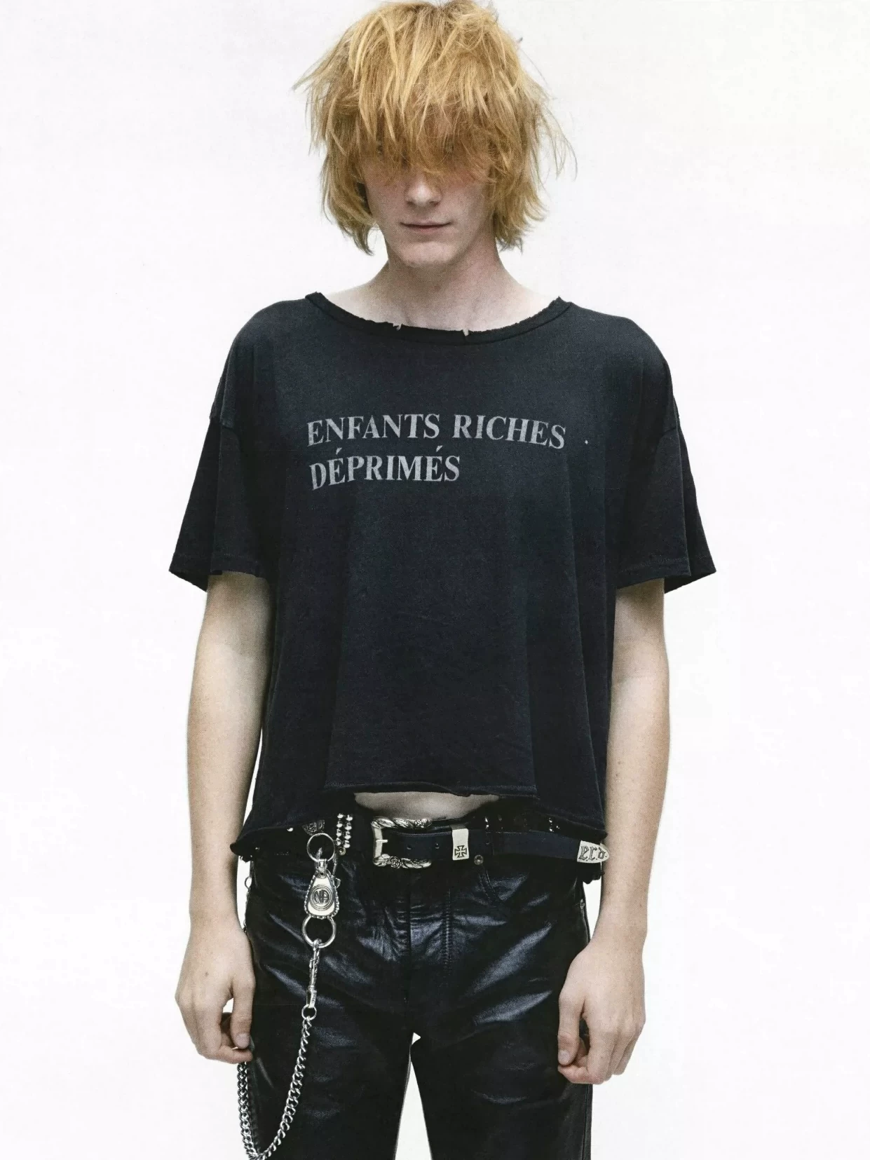 Футболка ERD 24FW boxy fit, трикотаж 40s 110 г, эффект потертости, укороченная