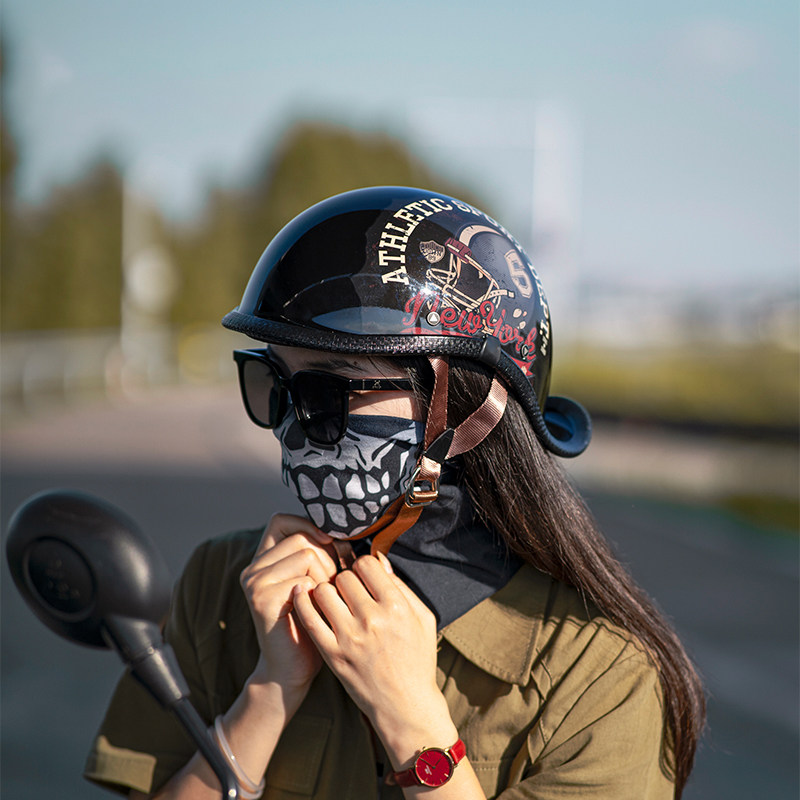 Electric car helmet men and women Harley scoop helmet couple electric car portable prince half helmet retro helmet helmet