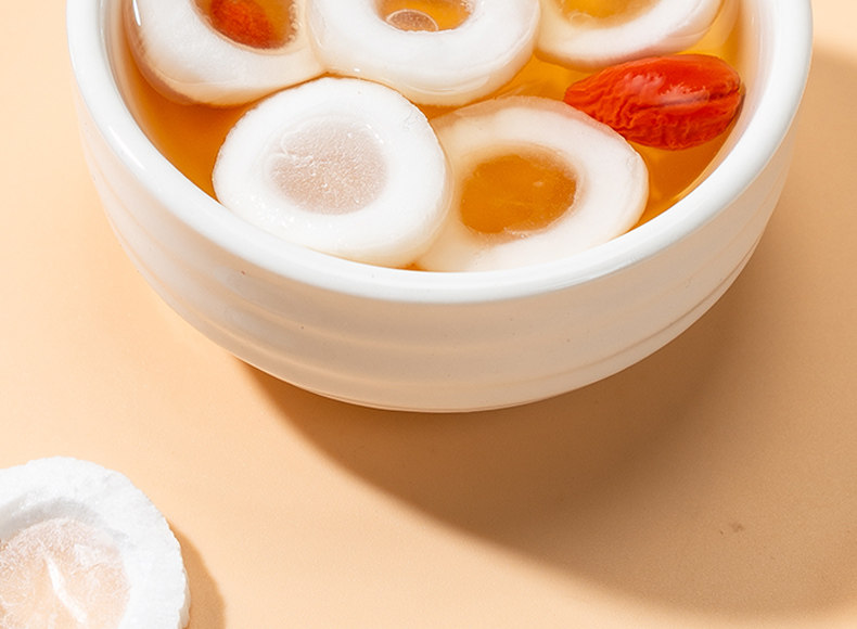 Tong Cao Rice Paper Pith Slices Da Tong Cao 200g Traditional Herbal Decoction Ingredient for Postpartum Soup and Daily Tea in use