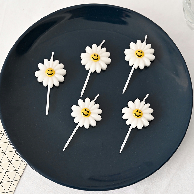 ins net red birthday candle Korean cake smiley candle chamomile candle party dress up supplies little red book