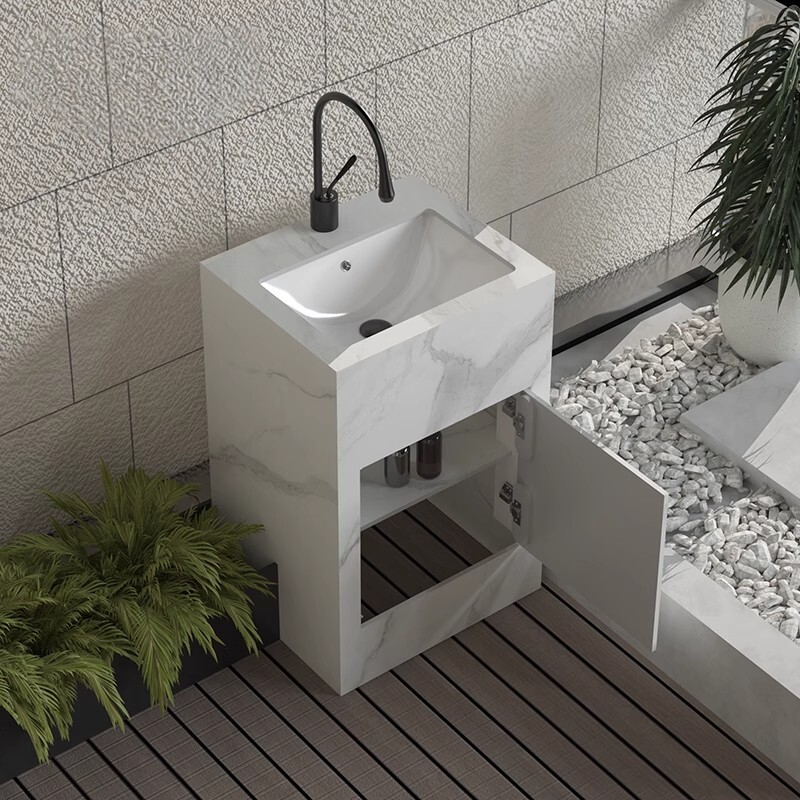 2026年高端户外洗漱台怎么选？岩板立柱盆真适合酒店别墅吗？