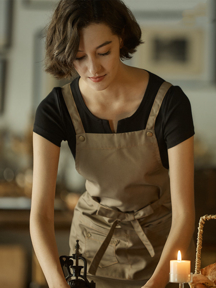 Featured high-end apron kitchen cotton cloth women's home fashion women's Korean version of the Western style female Korean version of the Western style can be adjusted