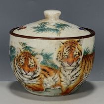 Antique porcelain Qing Dynasty Qianlong year pastel double tiger offering auspicious pattern lid jar tea jar complete old goods collection