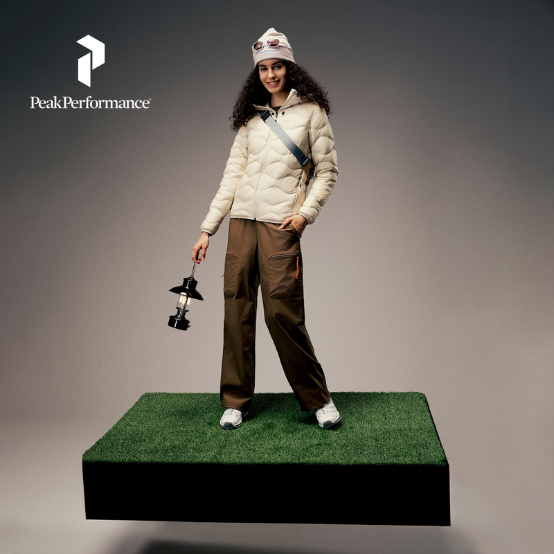 【Limited Color】Peak Performance Toast Clothing ® Helium Hood Women's down Jacket
