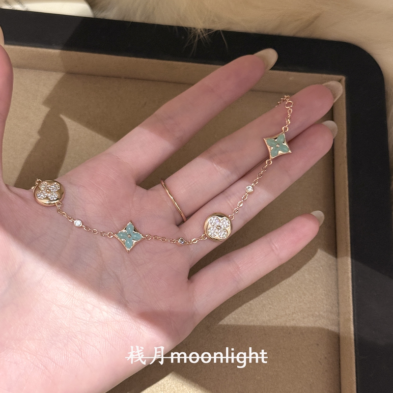 【Zhan Yue】Exquisite Edition! Amazonite Contrasting Color Four-Leaf Flower Diamond-Studded Bracelet, Chanel-Style Elegant Layered Bracelet 【Zhan Yue】Exquisite Edition! Amazonite Contrasting Color Four-Leaf Flower Diamond-Studded Bracelet, Chanel-Style Elegant Layered Bracelet