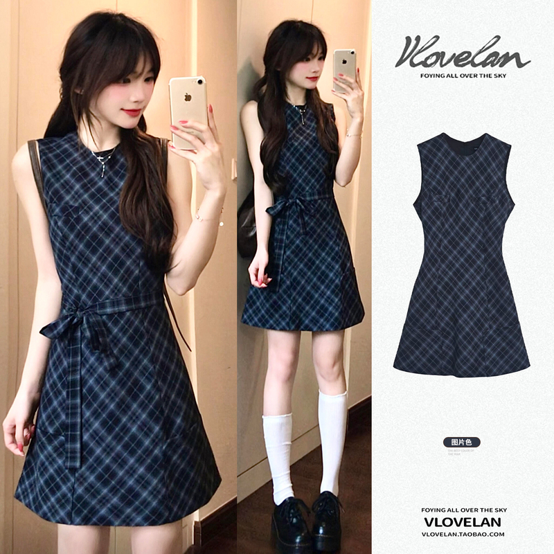 Korean-Style Plaid Sleeveless Dress for Women, New Summer Fashion for Petite Figures, Stylish Retro Waist-Cinching Tie-Back Tank Dress
