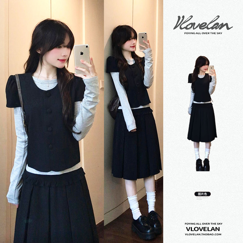 Korean-Style College Style Round-Neck Short-Sleeved Vest Layered with Long-Sleeved Striped T-Shirt for Women 2026 New Style Pleated Skirt Three-Piece Set