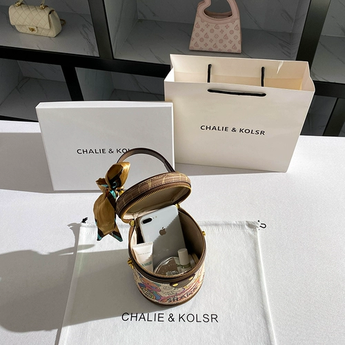 Гонконг Чали и Колср подлинный кожаный цвет цвет маленький мешок с цилиндром 2025 Новая модная рука