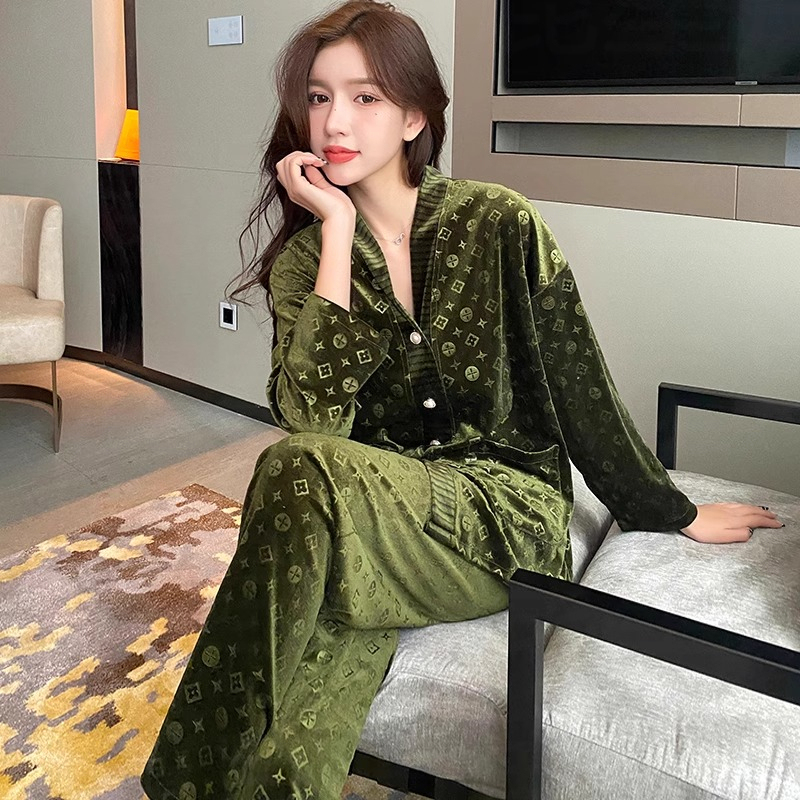 Green Diamond Velvet Pajamas for Women, High-End Thin Gold Velvet 2026 New Autumn and Winter Fashion Women's Loungewear Green Diamond Velvet Pajamas for Women, High-End Thin Gold Velvet 2026 New Autumn and Winter Fashion Women's Loungewear
