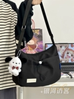 Черный джентльменский жалкий щенок