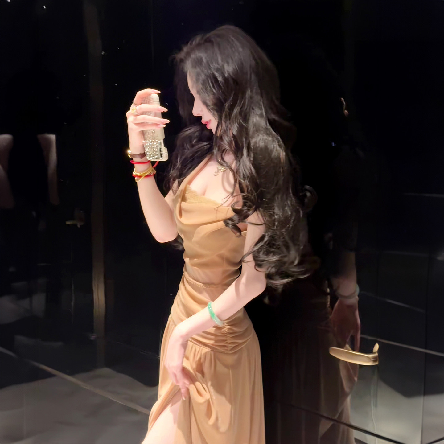 荡领蕾丝花边连衣裙灯火阑珊夏季裸色拼接一体无袖轻熟风时尚长裙