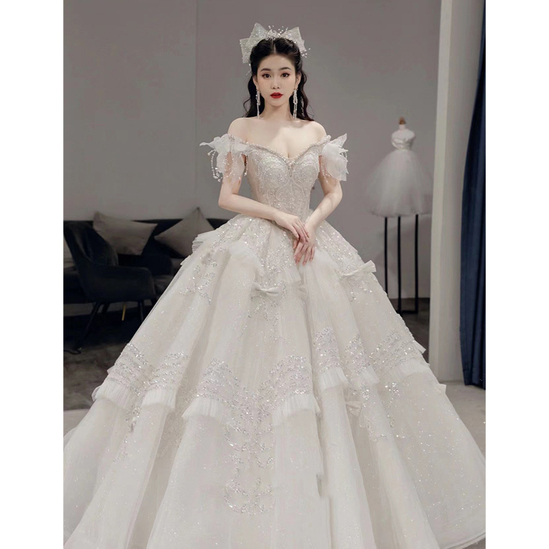 One -shoulder wedding dress main yarn 2023 new bride married big drag out of luxury heavy work high -level texture 2024 One -shoulder wedding dress main yarn 2023 new bride married big drag out of luxury heavy work high -level texture 2024