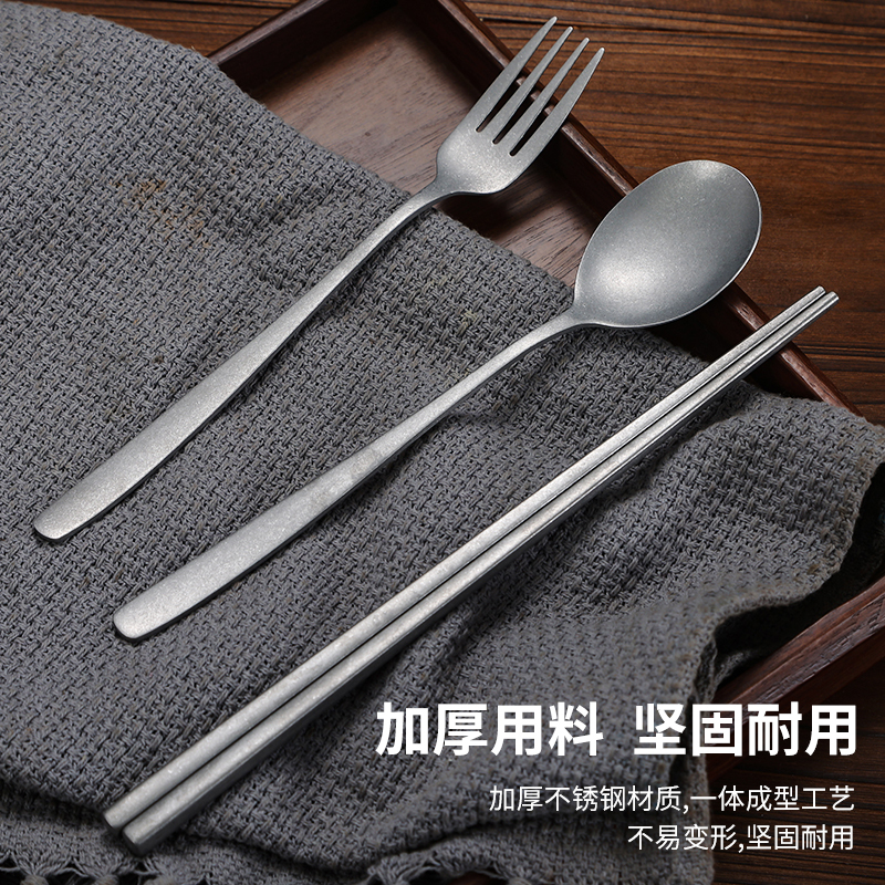 Retro-Style Korean Stainless Steel Chopsticks, Spoon, and Fork Western-Style Three-Piece Tableware Set, Vintage Barbecue Square Non-Slip Retro-Style Korean Stainless Steel Chopsticks, Spoon, and Fork Western-Style Three-Piece Tableware Set, Vintage Barbecue Square Non-Slip