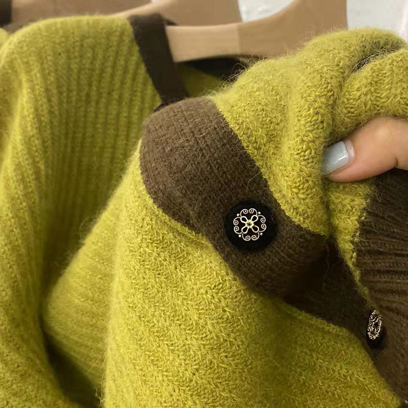 European station women's clothing 2021 high-end European goods heavy industry high-end green contrast color raccoon velvet soft waxy sweater women's winter