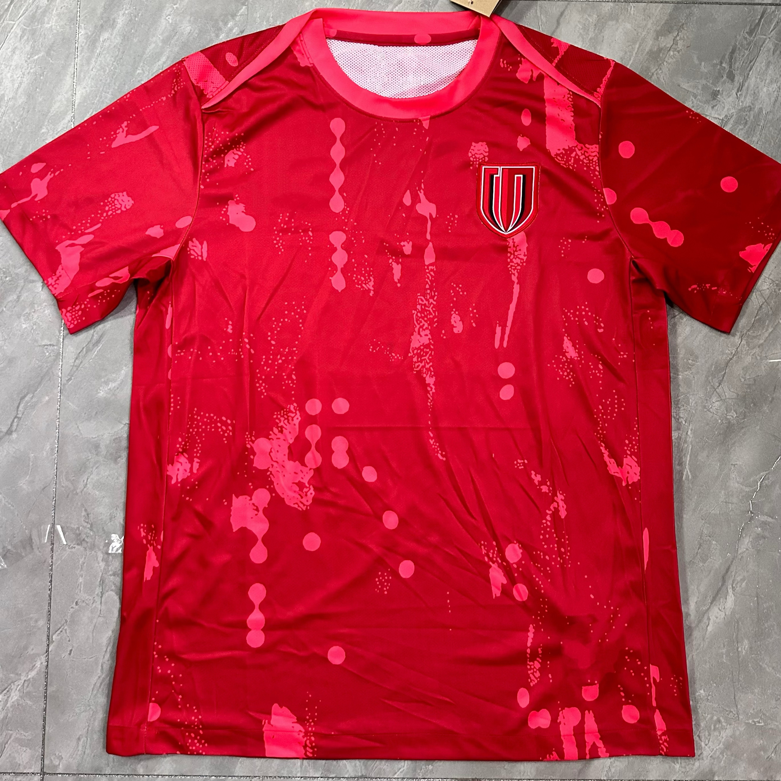 2024年新中国スーパーリーグ成都栄成ジャージレッドトレーニングスーツ選手版試合前ウォームアップ半袖スーツ