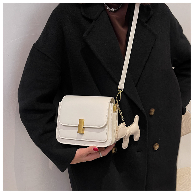 Niche mini popular retro bag 2022 new bag female wild ins messenger bag texture summer small square bag