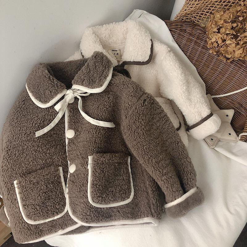 Girls' coat autumn and winter 2022 new style plus velvet thickened Western style lamb wool lapel coat children's baby top