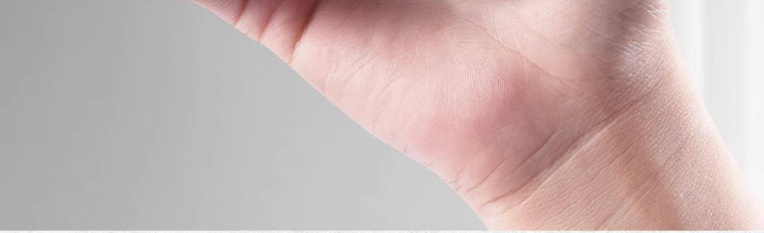 【中國直郵】 TIMESWOOD 液態玻璃手機殼 質感黑1零件 適用於【蘋果13 Pro】 日進鬥金 書法文字質感好運寓意手機殼