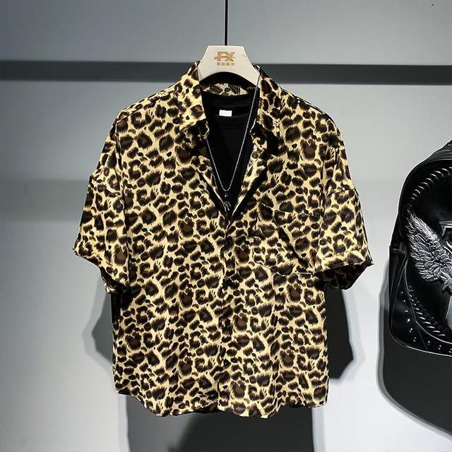 Extra large size 300 pounds leopard print short-sleeved shirt for men in summer