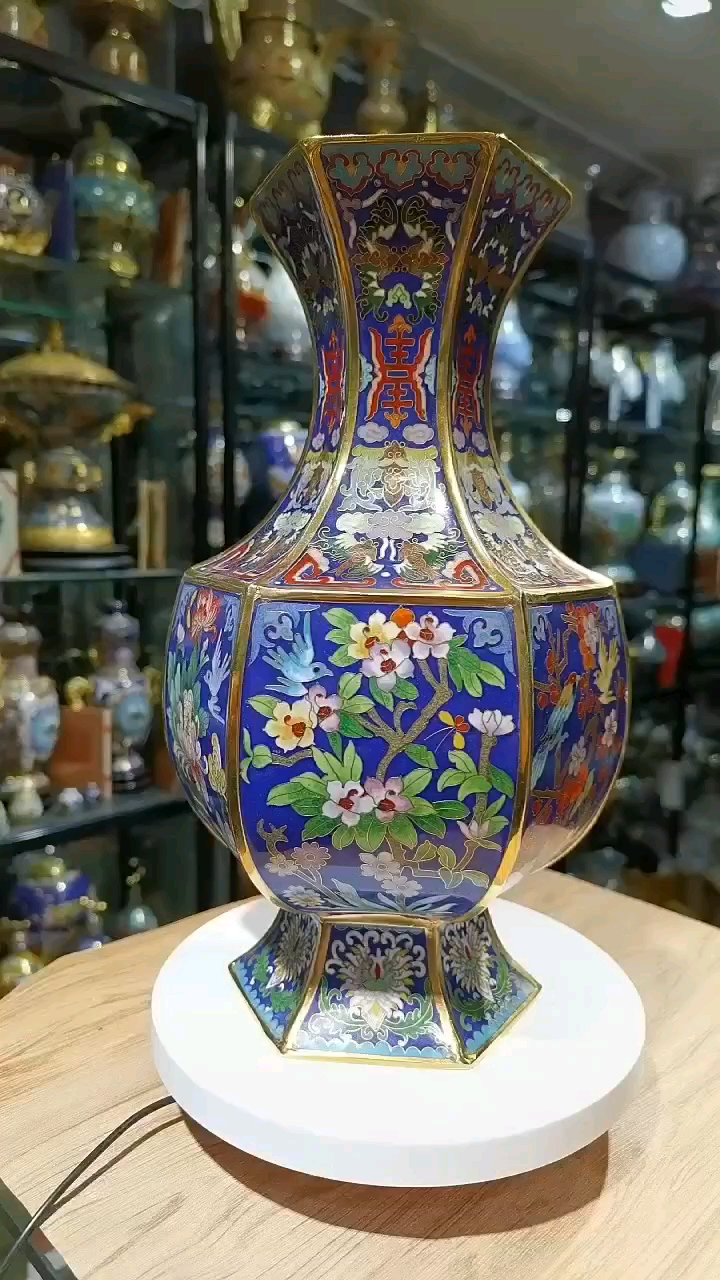 把景泰蓝花瓶摆对位置，客厅瞬间显贵又不俗气✨ - 好物爆料- 淘江湖