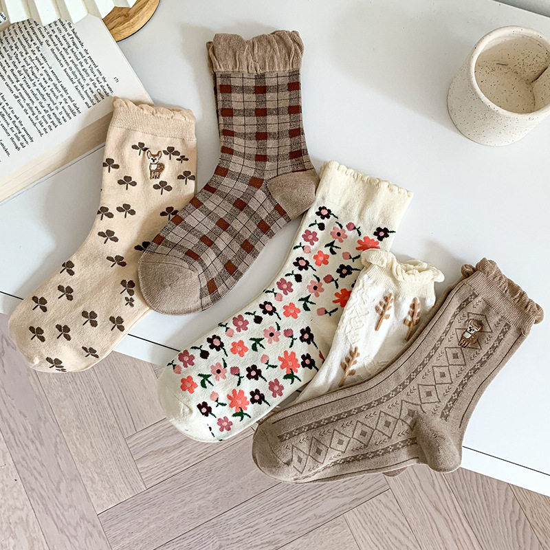 Kiki little Teri retro socks women's mid-tube socks autumn and winter cotton socks cute Japanese rhombus small lace socks autumn