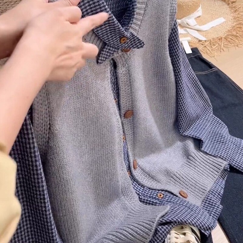 Plus-Size Trendy Korean-Style Plaid Shirt and Vest for Women, Spring and Autumn College Style, Slim-Fit Knit Two-Piece Set