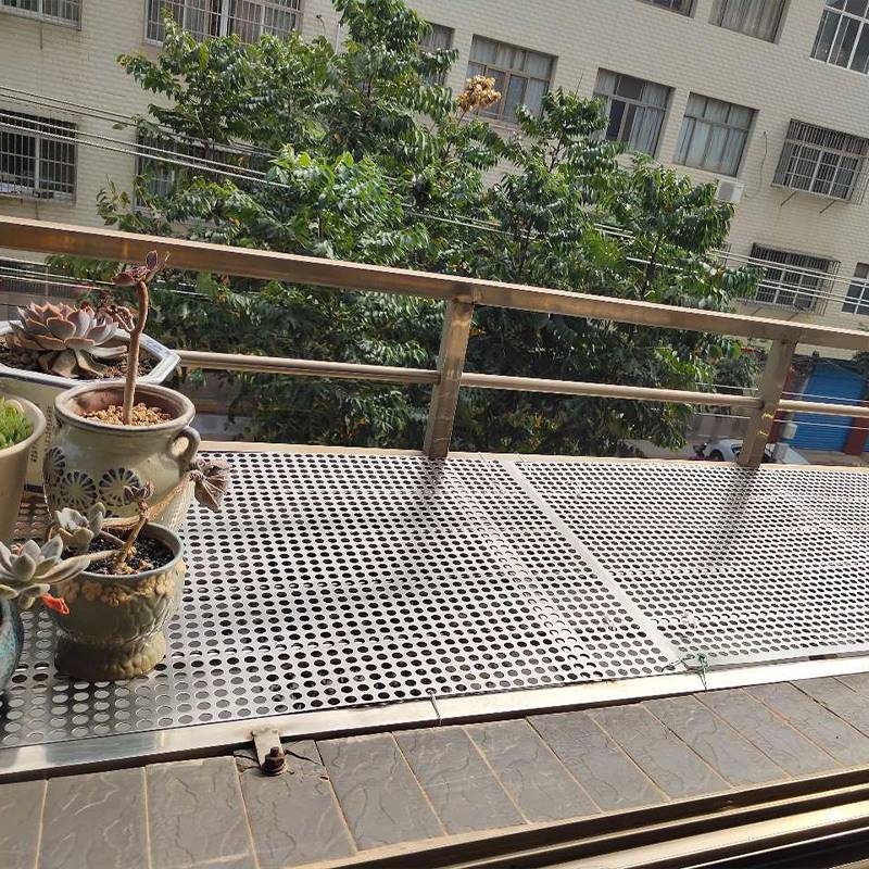 Stainless steel balcony anti-theft window liner plate anti-fall home protective net multi-meat flower shelf perforated mesh leakage bezel-Taobao