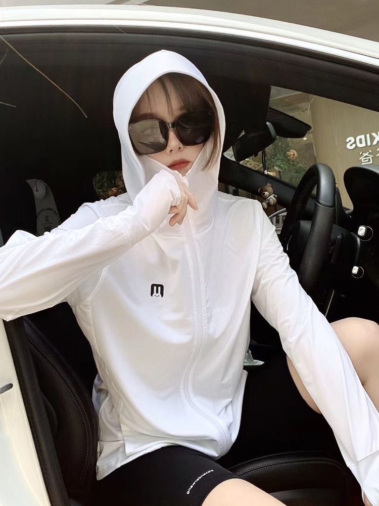 Summer ice silk sunscreen women's thin coat 2021 new long-sleeved blouse cardigan hooded breathable cycling sunscreen clothing