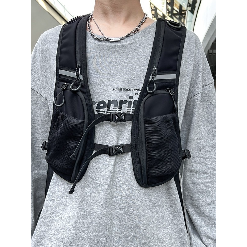Running Vest Bag, Trendy, Cool, Dark, Functional Style, Tactical Workwear Vest Bag, Reflective, Lightweight, for Cycling and Running
