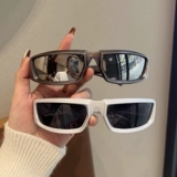 Серебряные брендовые солнцезащитные очки подходит для мужчин и женщин на солнечной энергии, 2 карат, популярно в интернете