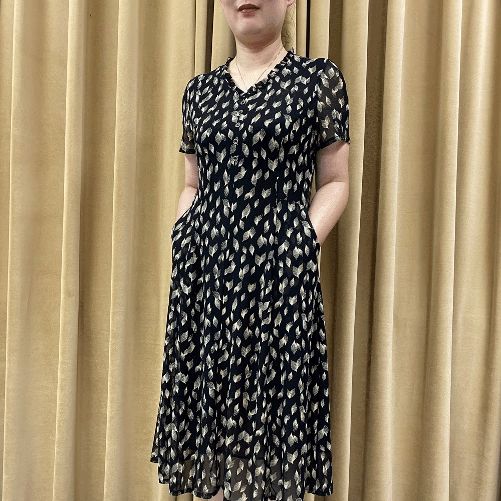 新款新品妈妈装夏款洋气时尚小V领妈妈装显瘦有口袋连衣裙