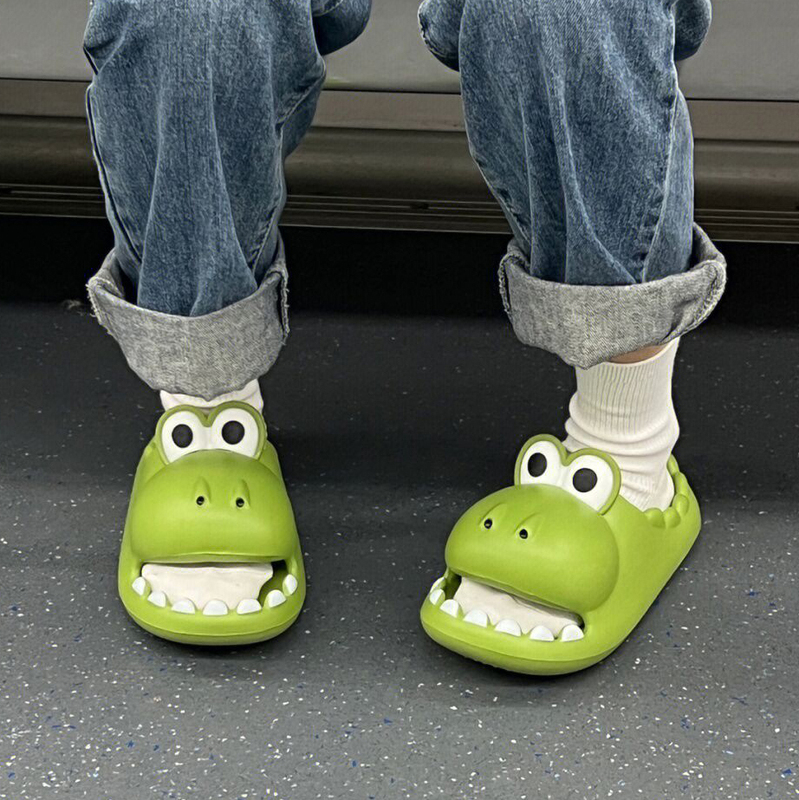 Cute Dinosaur Nurse Clogs for Girls soft sole Home Use for Boys and Couples, Bathroom Non-Slip Beach Hole Shoes