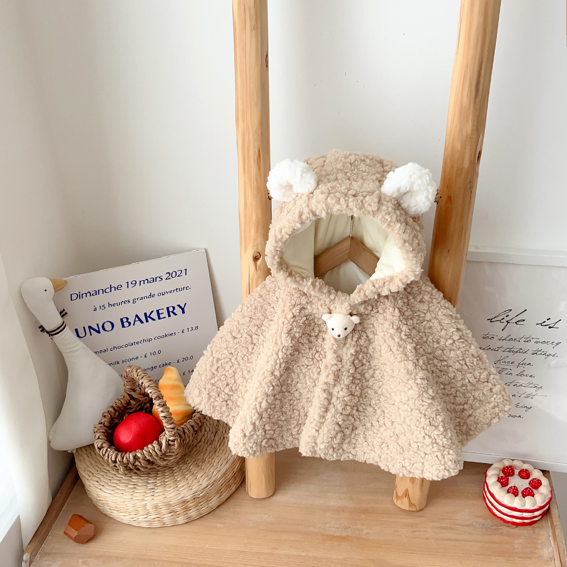 Baby Winter Even cap Beatles Cartoon Little Bear Shawl Cape Windproof Warm Clothes Woman 0-1-year-old baby cloak-Taobao