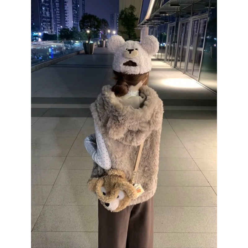 Little Bear Lamb Wool Hooded Vest for Women, Winter Furry Short Coat, Sweet and Eco-Friendly Faux Fur Trend for Petite Sizes Little Bear Lamb Wool Hooded Vest for Women, Winter Furry Short Coat, Sweet and Eco-Friendly Faux Fur Trend for Petite Sizes