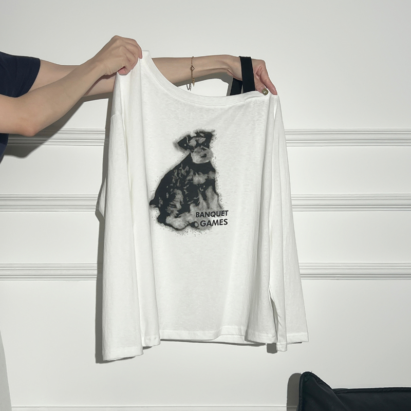 La Chapelle White Off-Shoulder Faux Two-Piece Long-Sleeve Dog Print Off-Shoulder T-Shirt for Women 2026 Spring Loose Top
