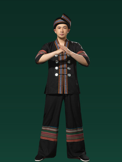 Qiang-Kostüme, Tanzperformance-Kostüme für Erwachsene für Männer und Frauen, lange Röcke der ethnischen Minderheit Sichuan, Kunsttest-Foto-Performance-Kostümsets