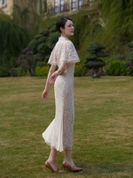 Белое ципао, кружевное летнее свадебное платье, китайский стиль, крой «рыбий хвост», с акцентом на бедрах, яркий броский стиль