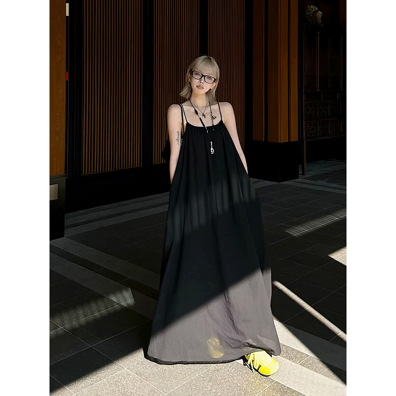 Korean Style Summer Black Loose Slimming Long Pleated Backless Spaghetti Strap Dress with a Unique Design, Thin Sleeveless Dress for Women