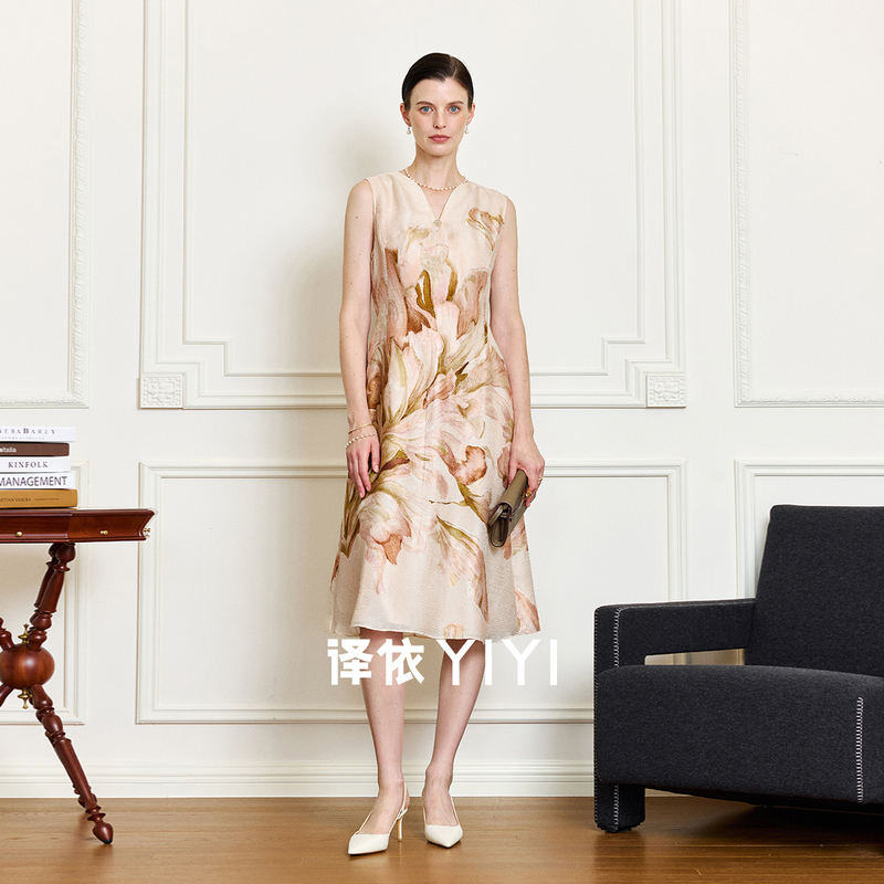 Yiyi Monet's Romantic Elegance: Iris Silk Jacquard Positioning Print Waist-Cinching Dress