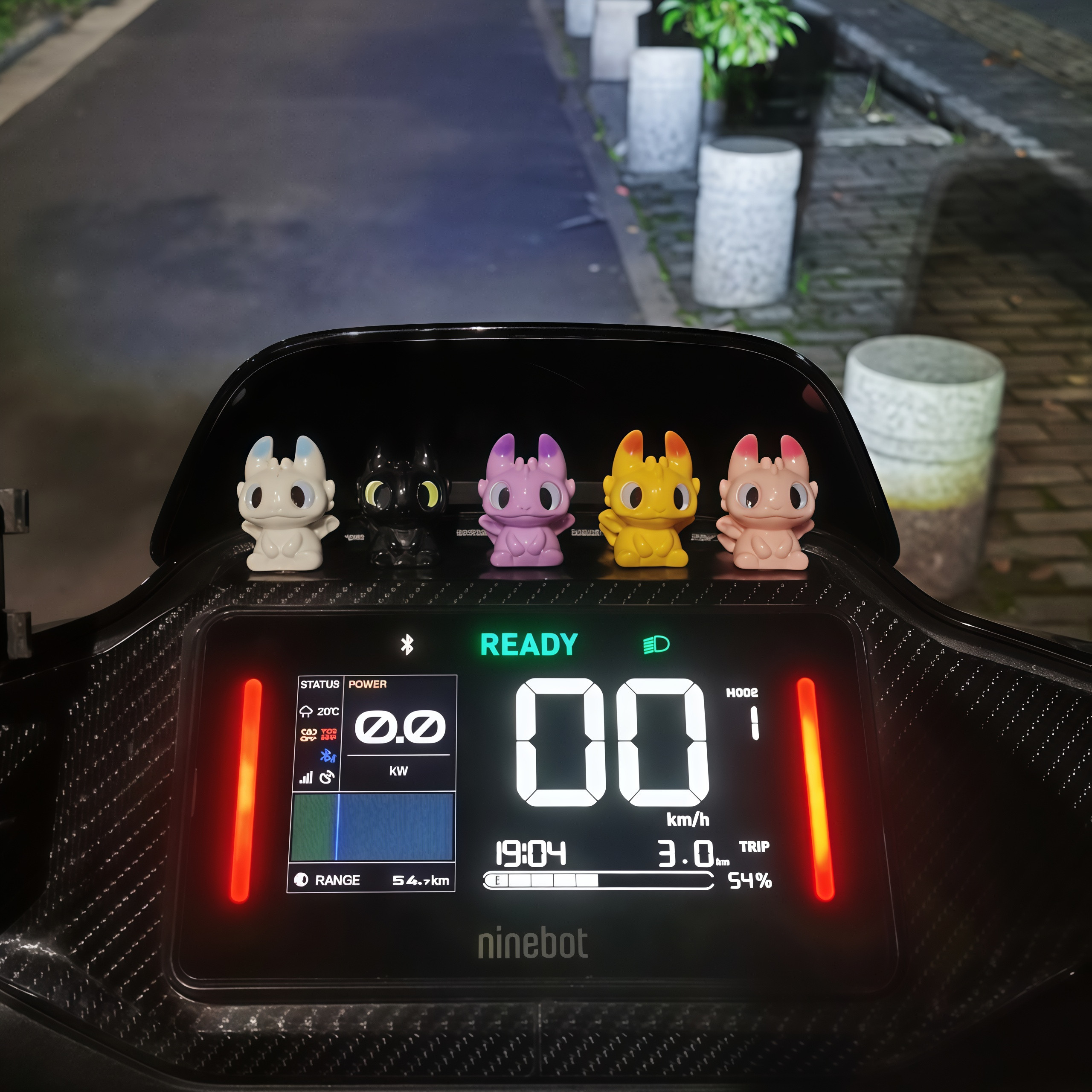 可爱解压摩托车车头无牙仔挂件电动车装饰小配件汽车摆件公仔玩偶