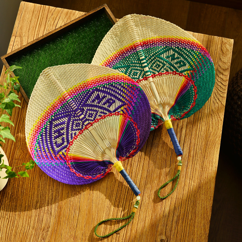 Pure handmade bamboo weaving big Pu fan color decoration retro nostalgic hand-cranked fan fan to catch mosquitoes with baby