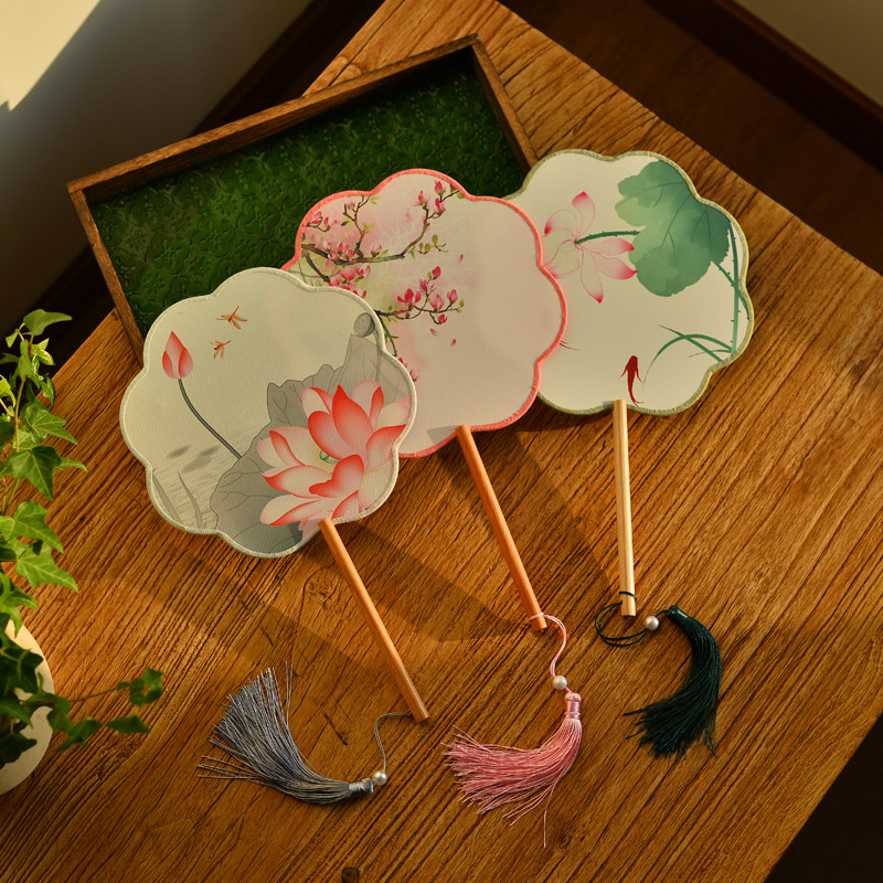 Chinese style eight-petal silk cloth printing group fan single-sided opaque long handle retro wind palace fan Hanfu fan cheongsam